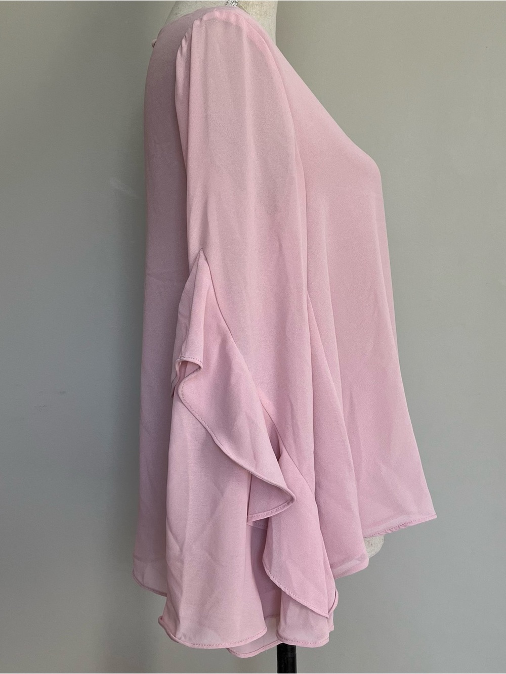 She + Sky Light Pink V-Neck Flowing Blouse - Picture 2 of 7